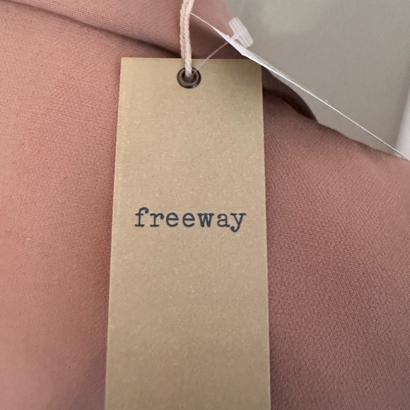 NWT! Freeway Tan Double Breasted Vest Trench. Women’s Size Small - Picture 8 of 9